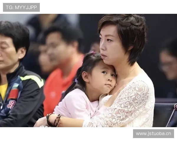 张怡宁提着菜篮子逛市场，冠军这般接地气，我的荷包默默下线