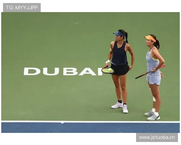 彭帅私服随性，包一亮我立刻怀疑她背后有间银行